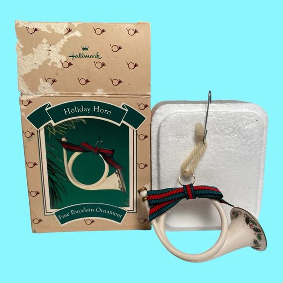 Vtg 1986 Holiday Horn Fine Porcelain Hallmark Christmas Ornament Original Box - Picture 4 of 5